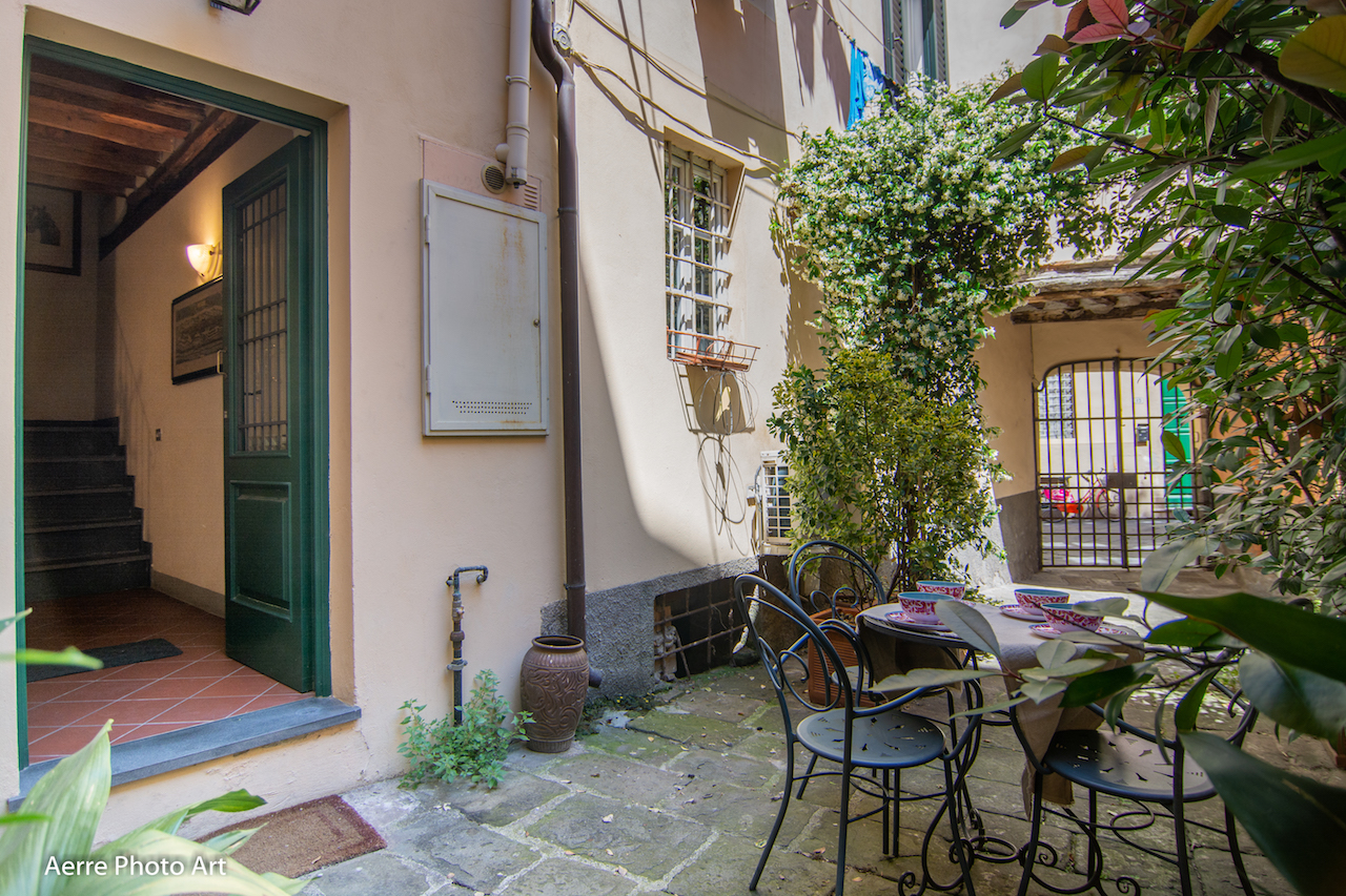 Family holiday inside the Lucca’s wall in Tuscany GoGuest