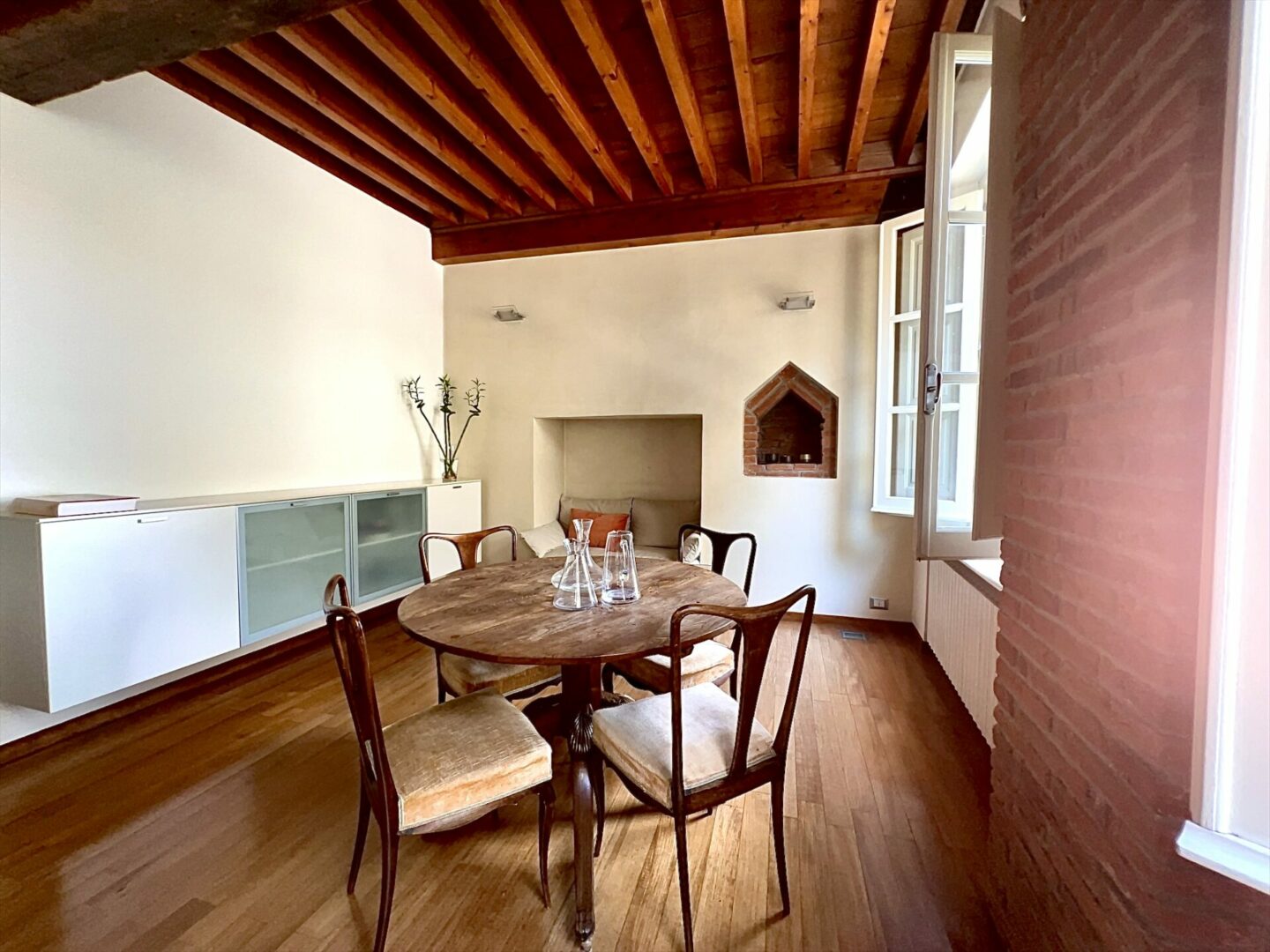 Tizzi’s Home